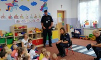 Spotkanie z policjantami i „Pyrkiem” w przedszkolu